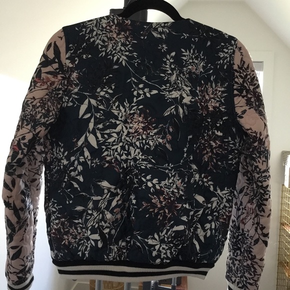 Beautiful Parker bomber jacket with embroidered birds on the front. - Picture 2 of 3